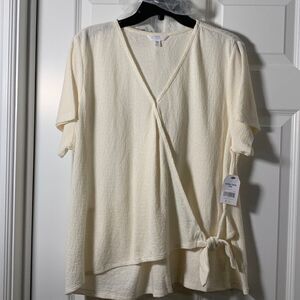 Time and Tru Size XXXL (22) faux wrap cream color top very stretchy